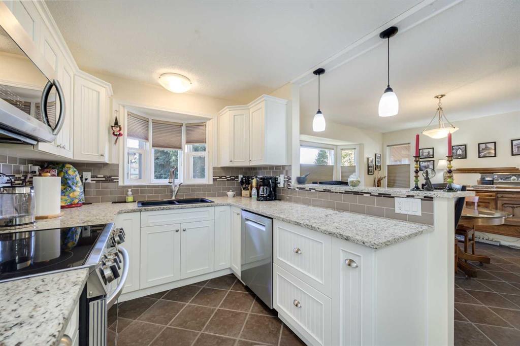 Picture for 55 Mclevin Crescent  https://www.cirrealty.ca/reb/cara/0/A2264820_17.jpg