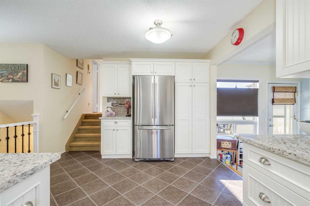 Picture for 55 Mclevin Crescent  https://www.cirrealty.ca/reb/cara/0/A2264820_18.jpg