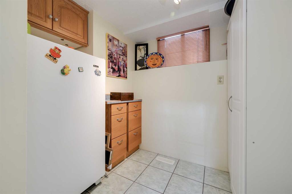 Picture for 55 Mclevin Crescent  https://www.cirrealty.ca/reb/cara/0/A2264820_28.jpg