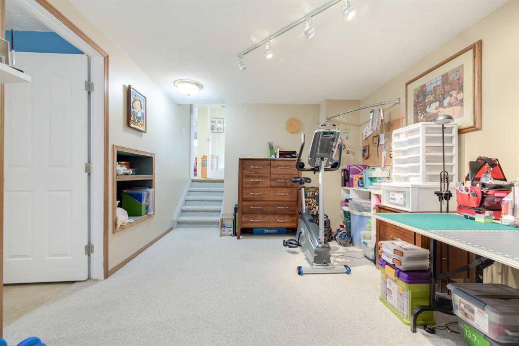 Picture for 55 Mclevin Crescent  https://www.cirrealty.ca/reb/cara/0/A2264820_29.jpg