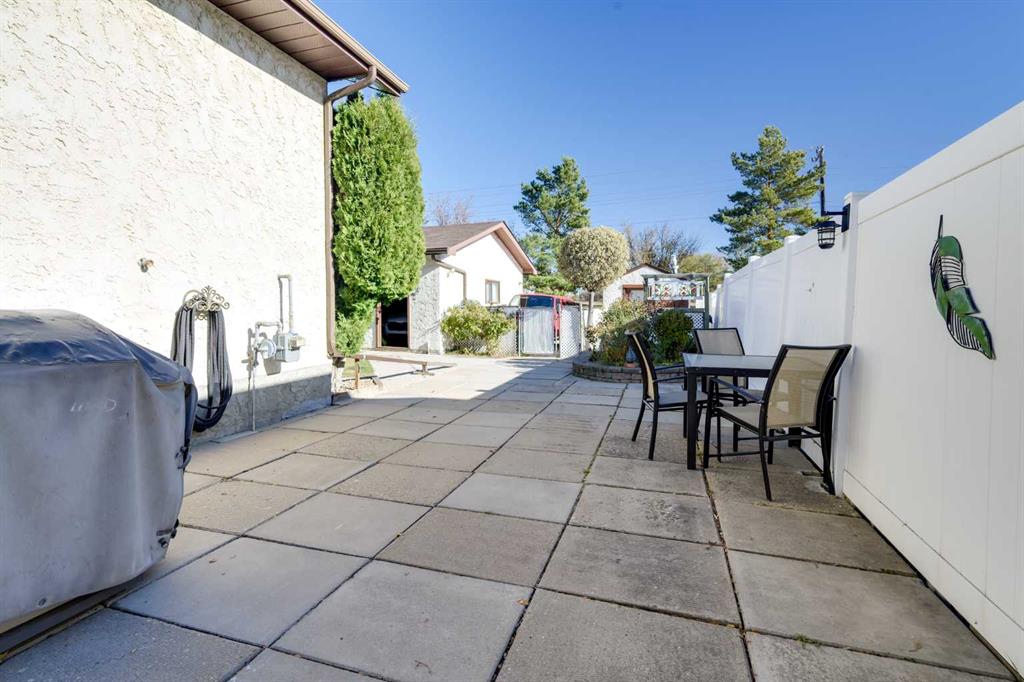 Picture for 55 Mclevin Crescent  https://www.cirrealty.ca/reb/cara/0/A2264820_36.jpg