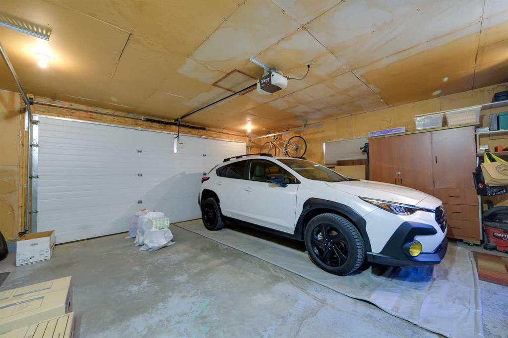 Picture for 55 Mclevin Crescent  https://www.cirrealty.ca/reb/cara/0/A2264820_40.jpg