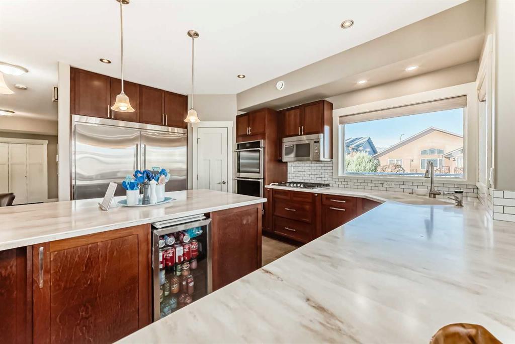 Picture for 35 Aspen Heights Way   https://www.cirrealty.ca/reb/cara/0/A2266660_10.jpg
