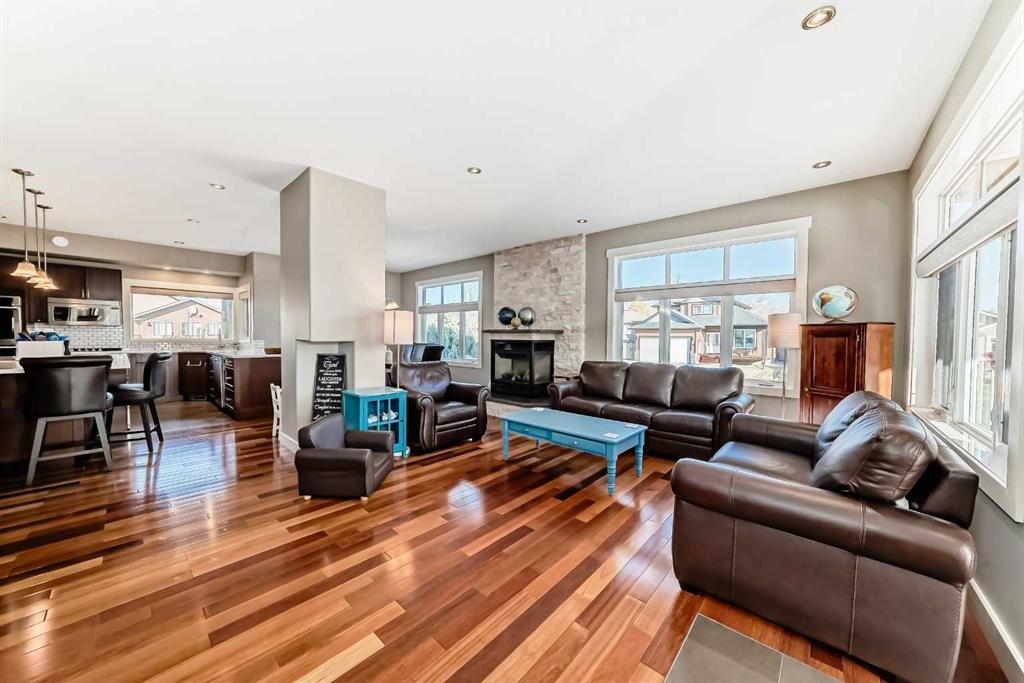 Picture for 35 Aspen Heights Way   https://www.cirrealty.ca/reb/cara/0/A2266660_13.jpg