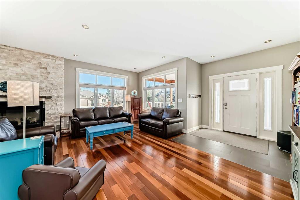 Picture for 35 Aspen Heights Way   https://www.cirrealty.ca/reb/cara/0/A2266660_14.jpg