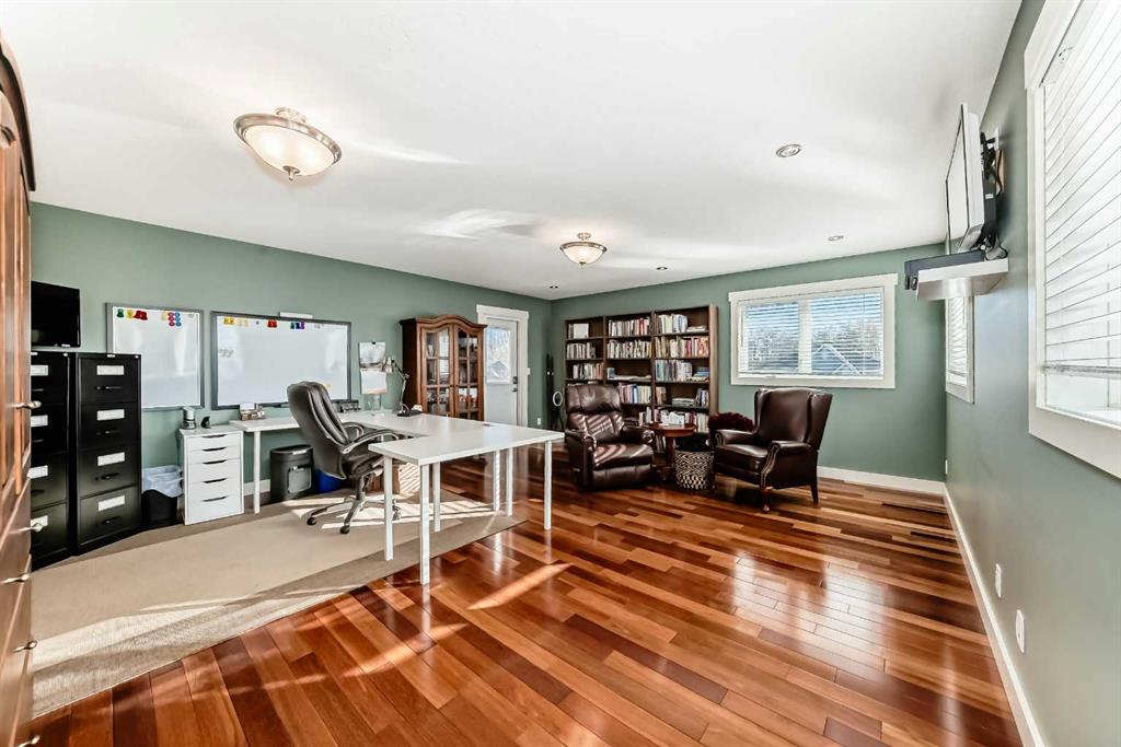 Picture for 35 Aspen Heights Way   https://www.cirrealty.ca/reb/cara/0/A2266660_21.jpg