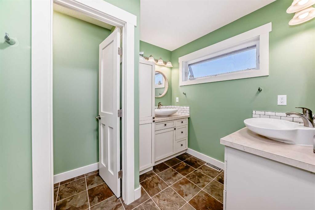 Picture for 35 Aspen Heights Way   https://www.cirrealty.ca/reb/cara/0/A2266660_28.jpg
