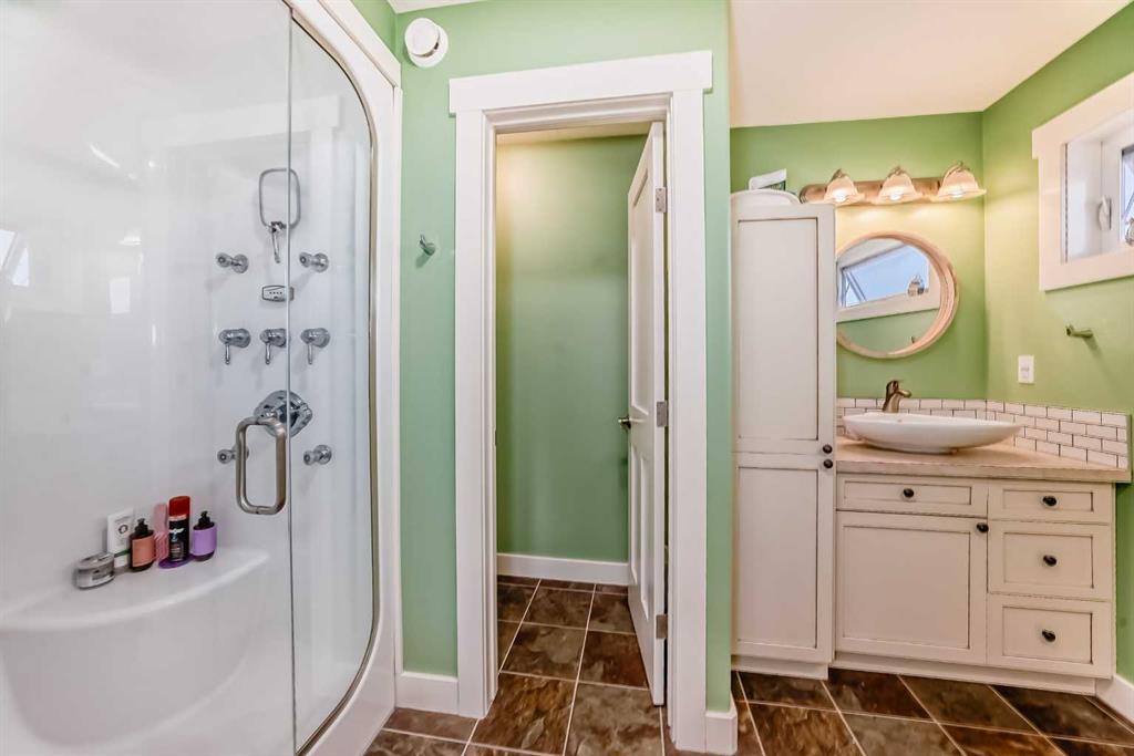 Picture for 35 Aspen Heights Way   https://www.cirrealty.ca/reb/cara/0/A2266660_30.jpg