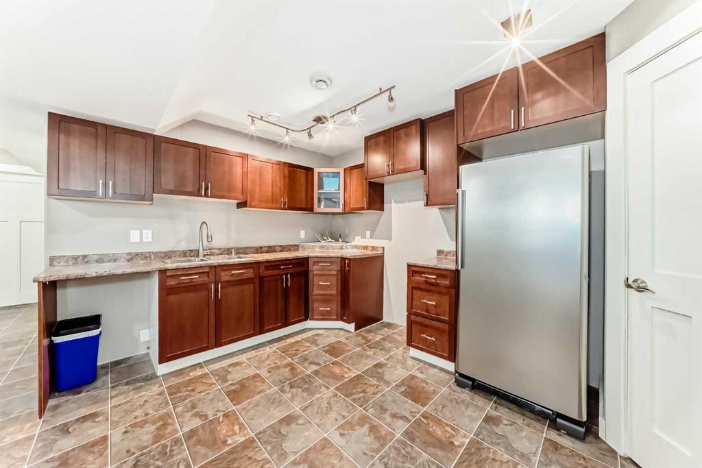 Picture for 35 Aspen Heights Way   https://www.cirrealty.ca/reb/cara/0/A2266660_39.jpg