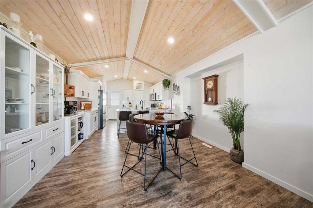 Picture for 69 Mackenzie Avenue  https://www.cirrealty.ca/reb/cara/0/A2267310_10.jpg