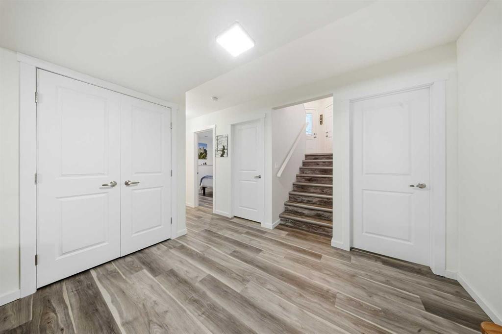 Picture for 69 Mackenzie Avenue  https://www.cirrealty.ca/reb/cara/0/A2267310_21.jpg