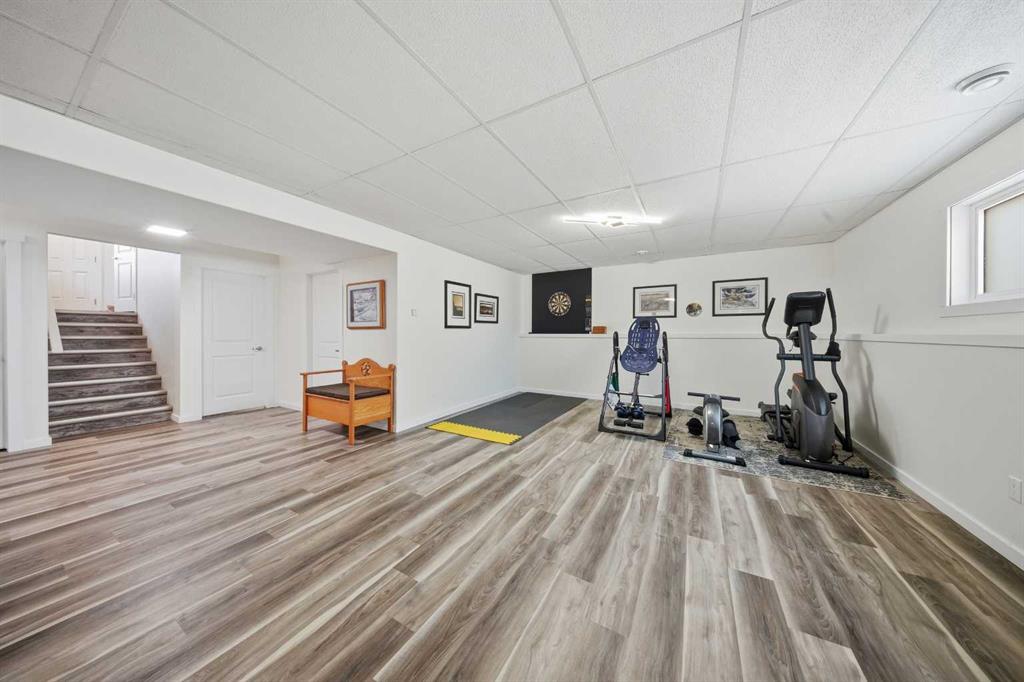 Picture for 69 Mackenzie Avenue  https://www.cirrealty.ca/reb/cara/0/A2267310_24.jpg