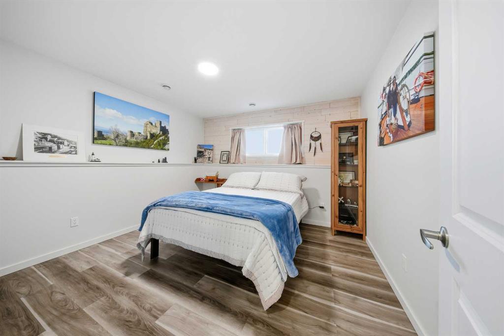 Picture for 69 Mackenzie Avenue  https://www.cirrealty.ca/reb/cara/0/A2267310_26.jpg