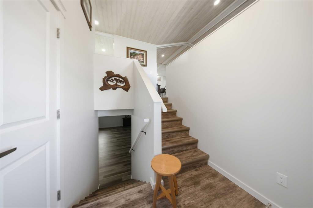 Picture for 69 Mackenzie Avenue  https://www.cirrealty.ca/reb/cara/0/A2267310_7.jpg