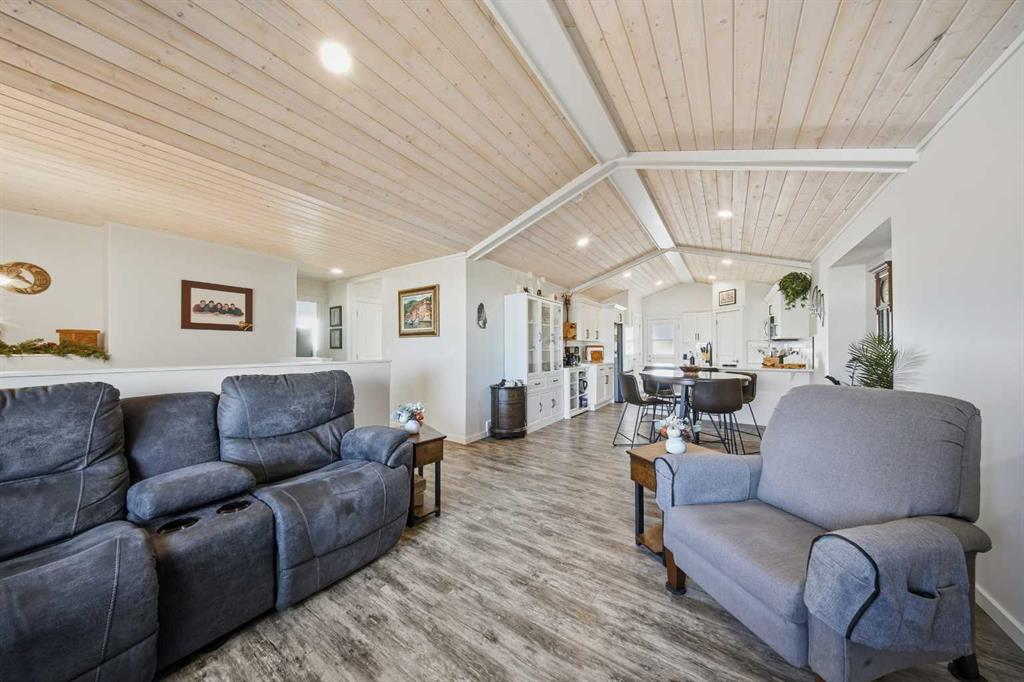 Picture for 69 Mackenzie Avenue  https://www.cirrealty.ca/reb/cara/0/A2267310_8.jpg