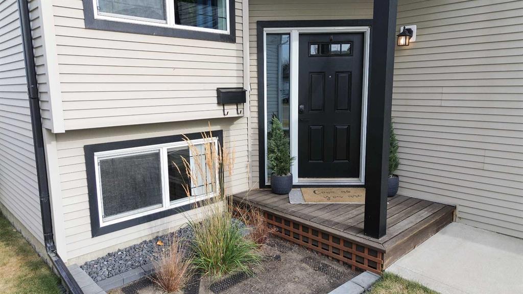 Picture for 4511 45A Street Close  