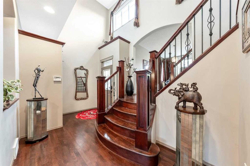 Picture for 40 Cougar Ridge Heights SW