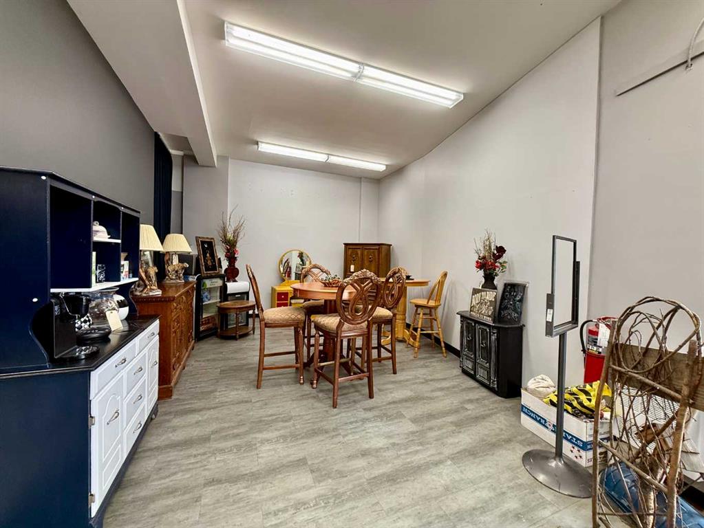 Picture for 5004 51 Ave  