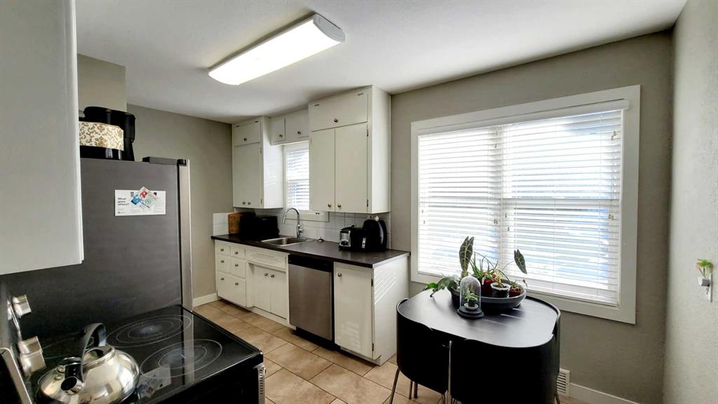 Picture for 5418 37 Street 