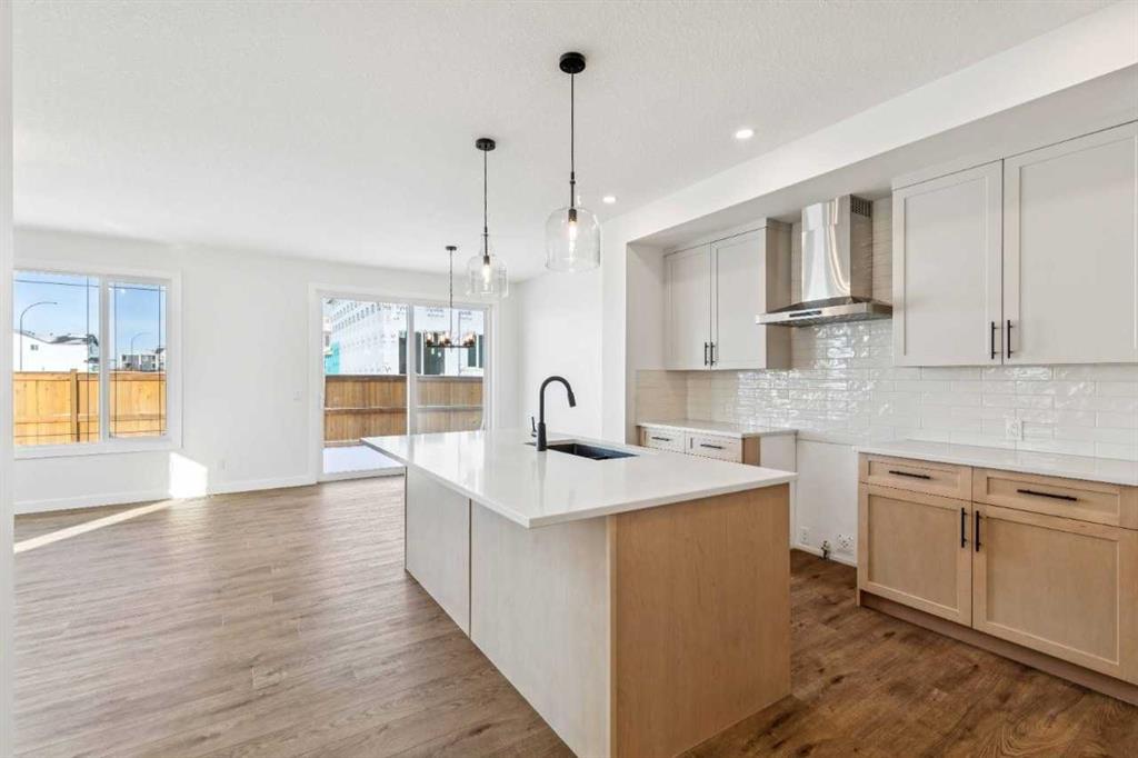 Picture for 571 Buffaloberry Manor SE