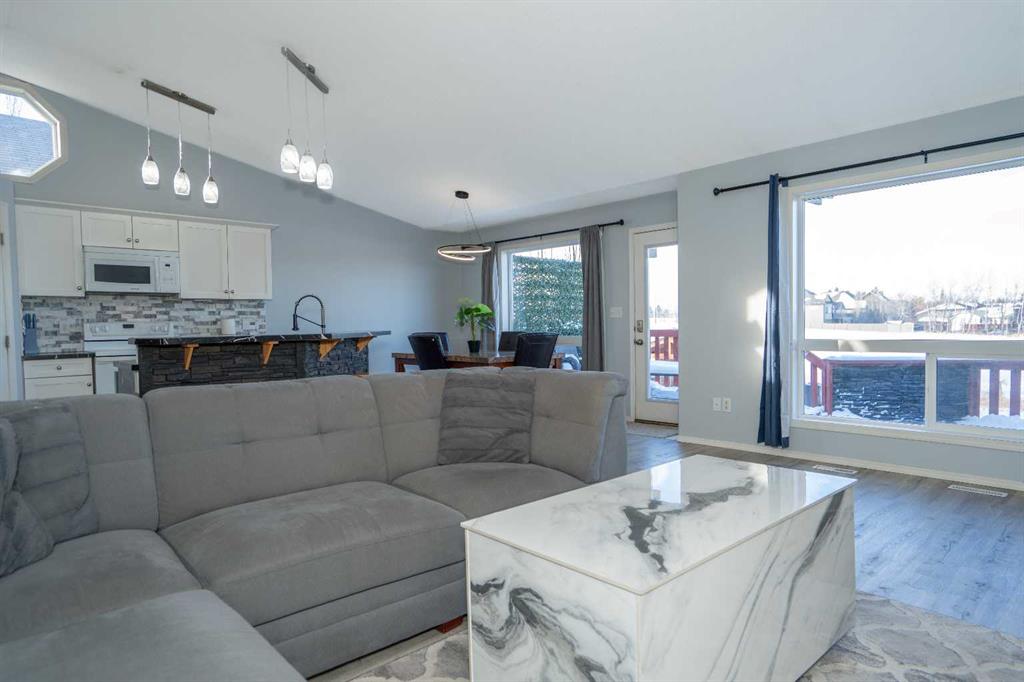 Picture for 84 Wildrose Drive 