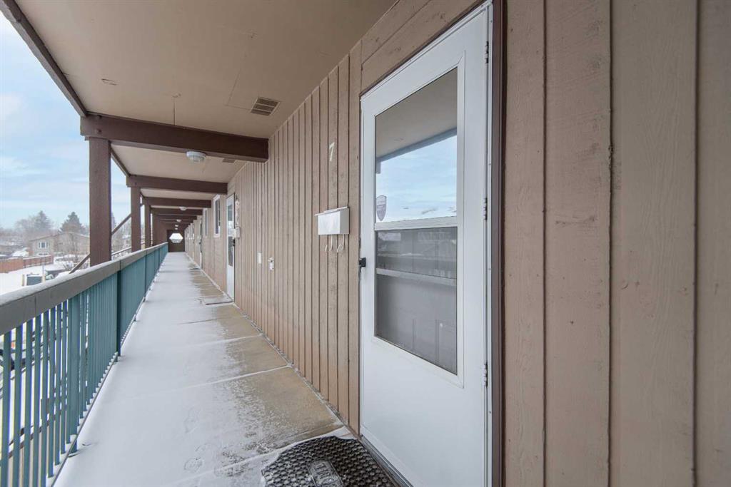 Picture for 7, 5816 65 Street 