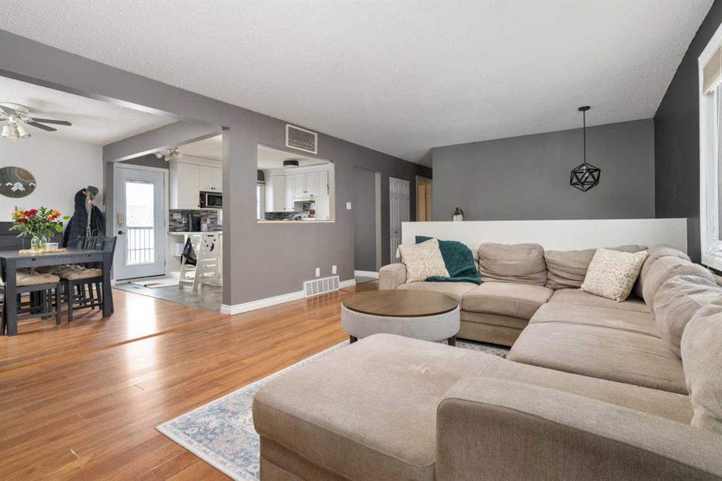 Picture for 5419 51 Street 