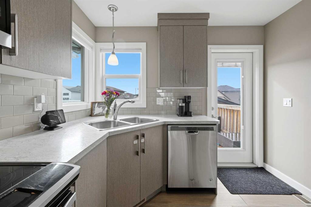 Picture for 226 Livingston Close 