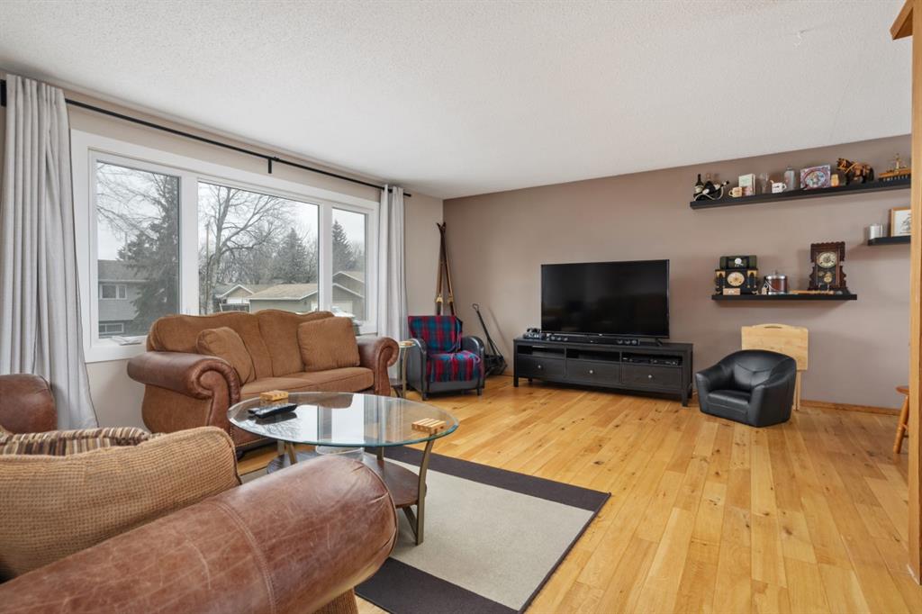 Picture for 6607 44 Avenue 