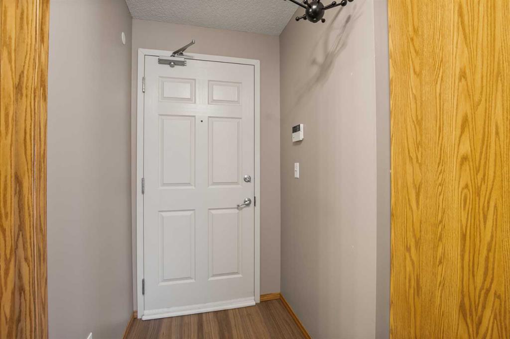 Picture for 101, 60 Jacobs Close 