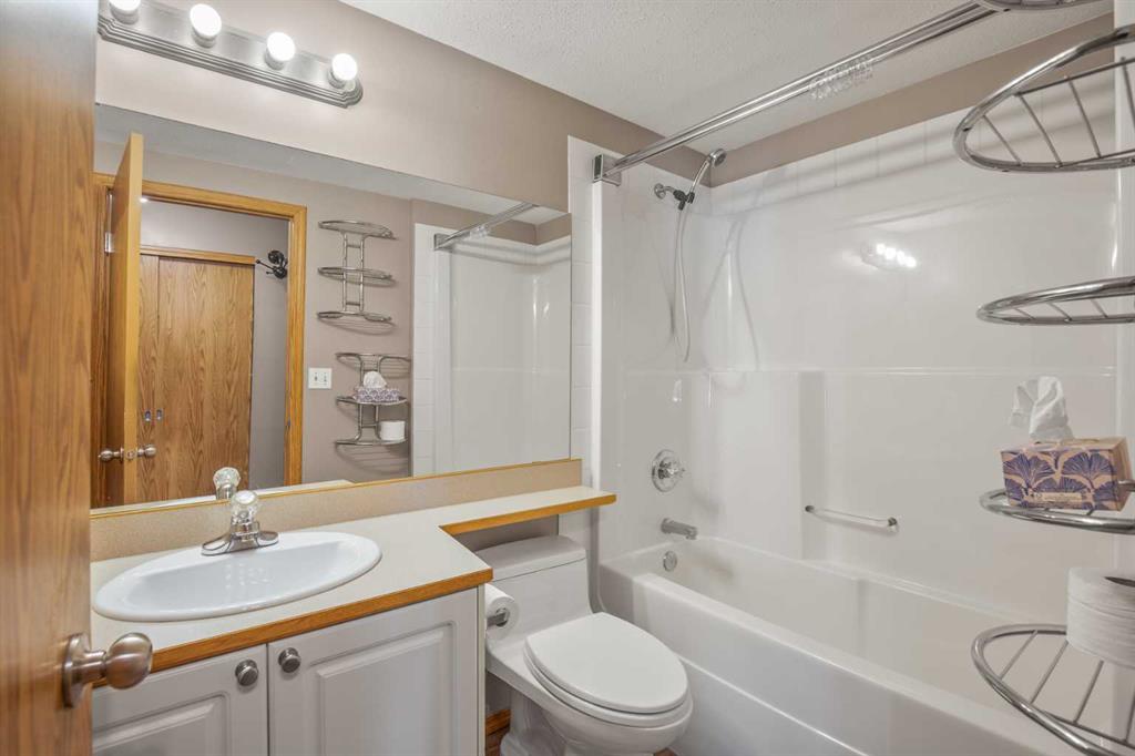 Picture for 101, 60 Jacobs Close 