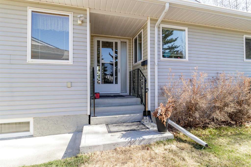 Picture for 27, 2821 Botterill Crescent 