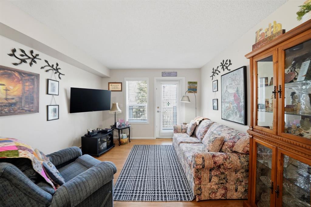 Picture for 330, 56 Carroll Crescent 