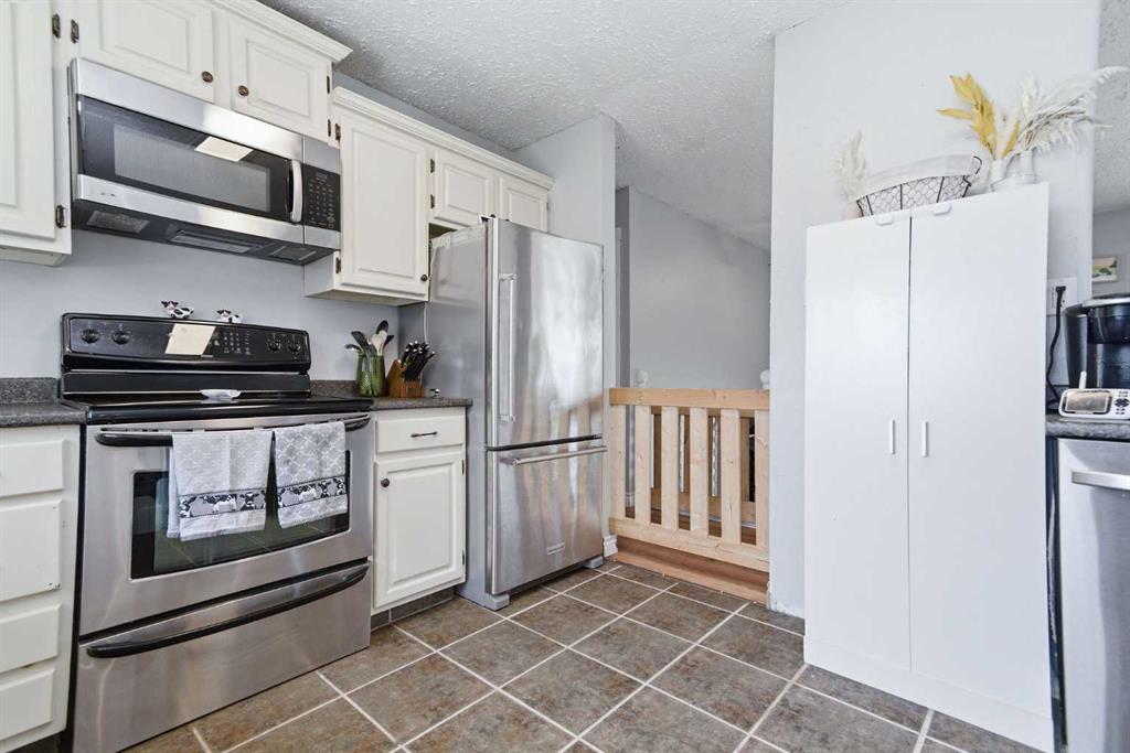 Picture for 425085 Range Road 272  