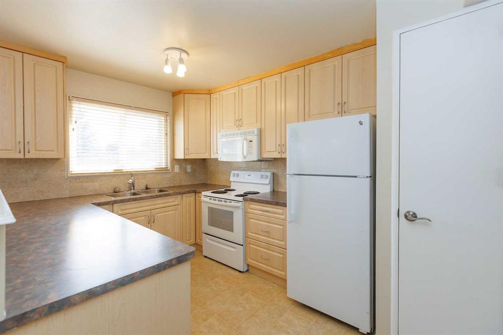 Picture for 1603, 3907 39 Street 
