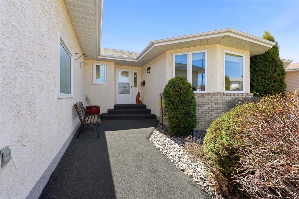 Picture for 74 Donnelly Crescent 