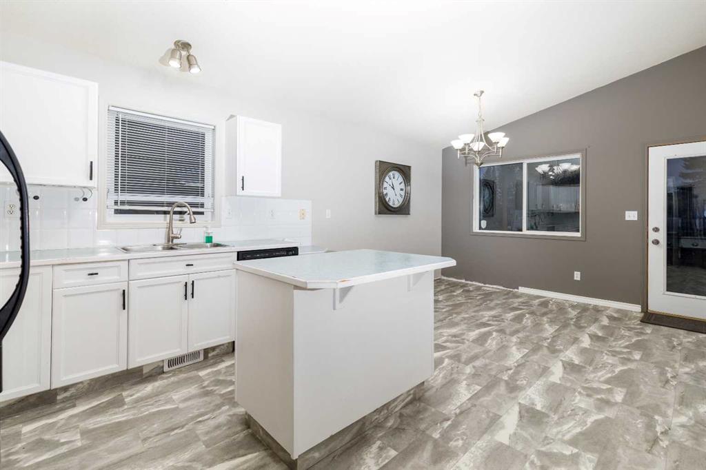 Picture for 77 Briarwood Crescent 