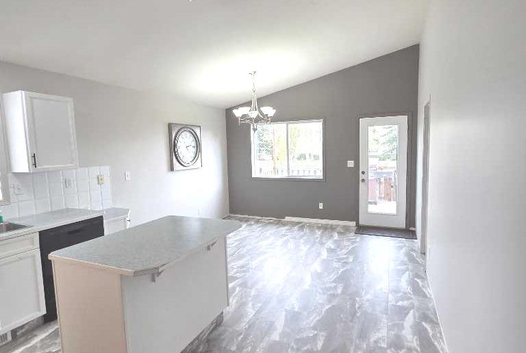 Picture for 77 Briarwood Crescent 
