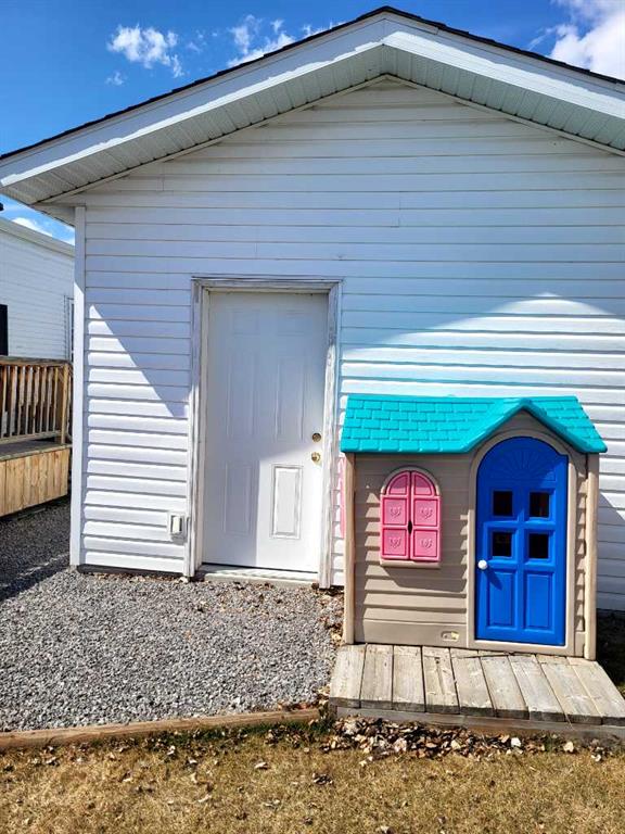 Picture for 166A, 10042 Township Road 422  