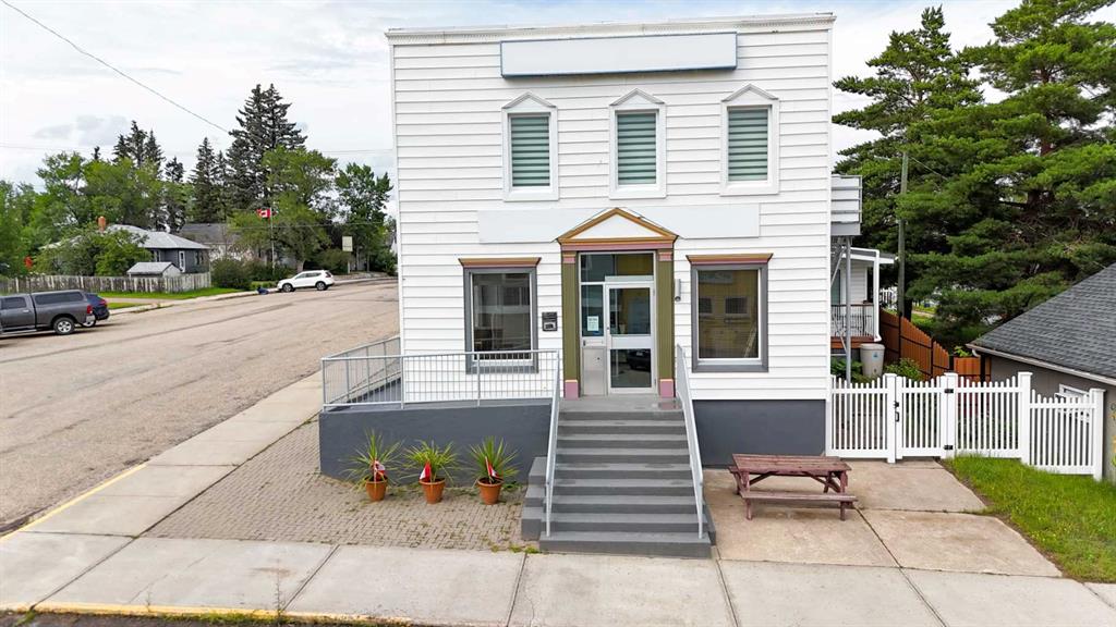 Picture for 2124 20 Street 