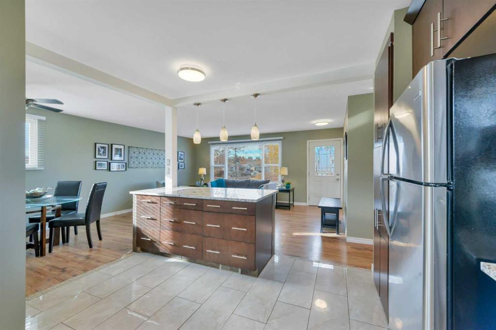 Picture for 11 Fir Street  https://www.cirrealty.ca/reb/cara/1/A2264121_12.jpg