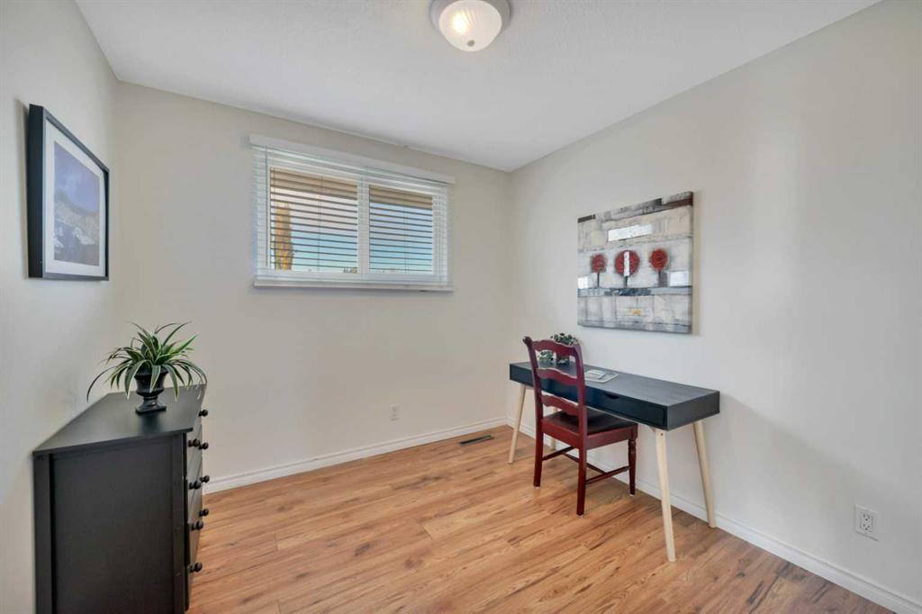 Picture for 11 Fir Street  https://www.cirrealty.ca/reb/cara/1/A2264121_16.jpg