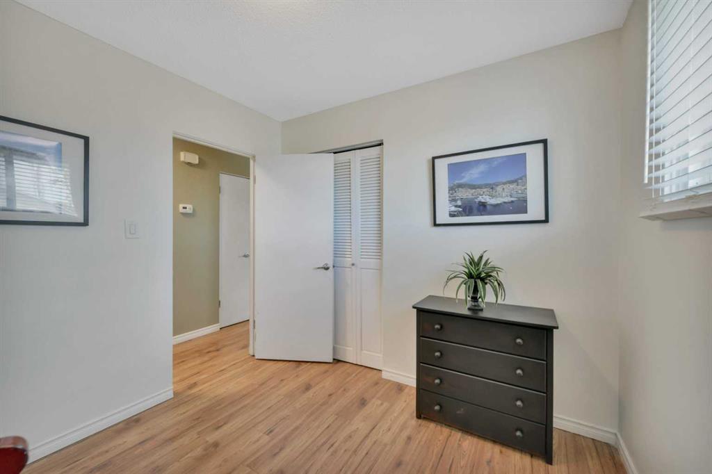 Picture for 11 Fir Street  https://www.cirrealty.ca/reb/cara/1/A2264121_17.jpg