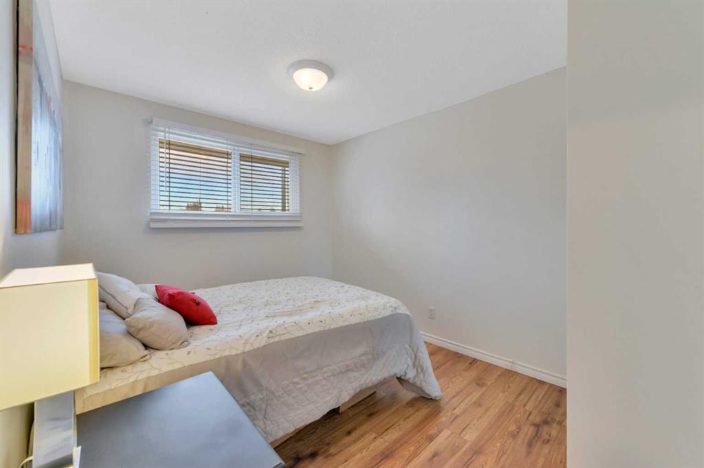 Picture for 11 Fir Street  https://www.cirrealty.ca/reb/cara/1/A2264121_18.jpg