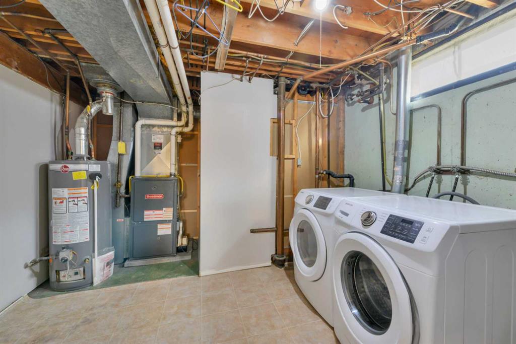 Picture for 11 Fir Street  https://www.cirrealty.ca/reb/cara/1/A2264121_26.jpg