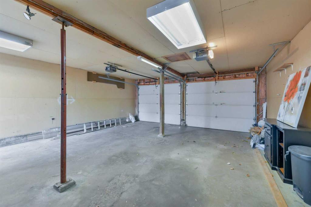 Picture for 11 Fir Street  https://www.cirrealty.ca/reb/cara/1/A2264121_27.jpg