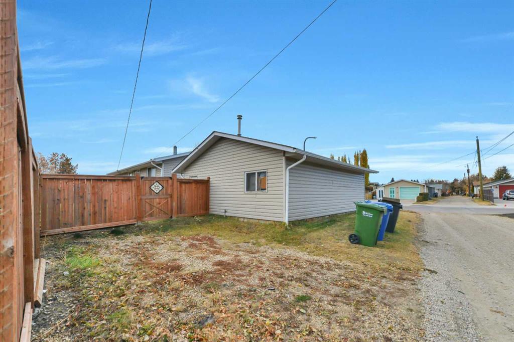 Picture for 11 Fir Street  https://www.cirrealty.ca/reb/cara/1/A2264121_31.jpg