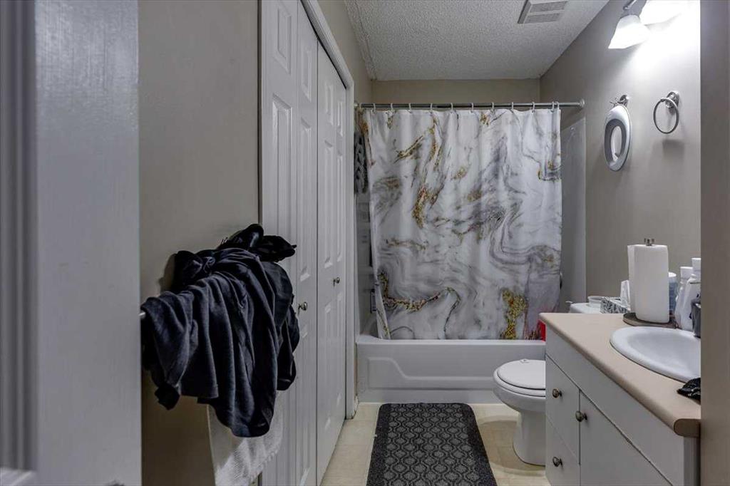 Picture for 7 Nyberg Avenue  https://www.cirrealty.ca/reb/cara/1/A2264661_14.jpg