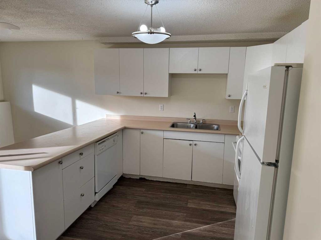 Picture for 7 Nyberg Avenue  https://www.cirrealty.ca/reb/cara/1/A2264661_20.jpg