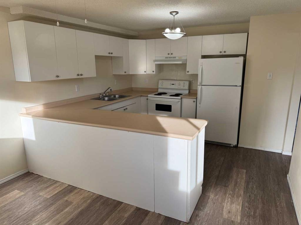 Picture for 7 Nyberg Avenue  https://www.cirrealty.ca/reb/cara/1/A2264661_21.jpg